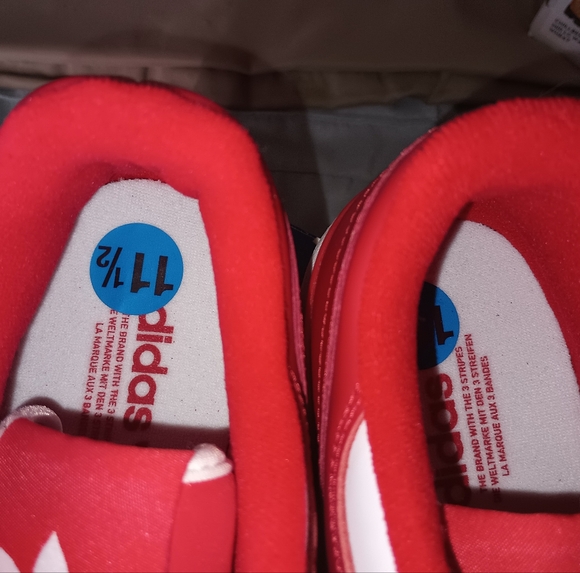Men's Adidas red Lowtop size 11.5 forums New in the Box - Picture 4 of 7